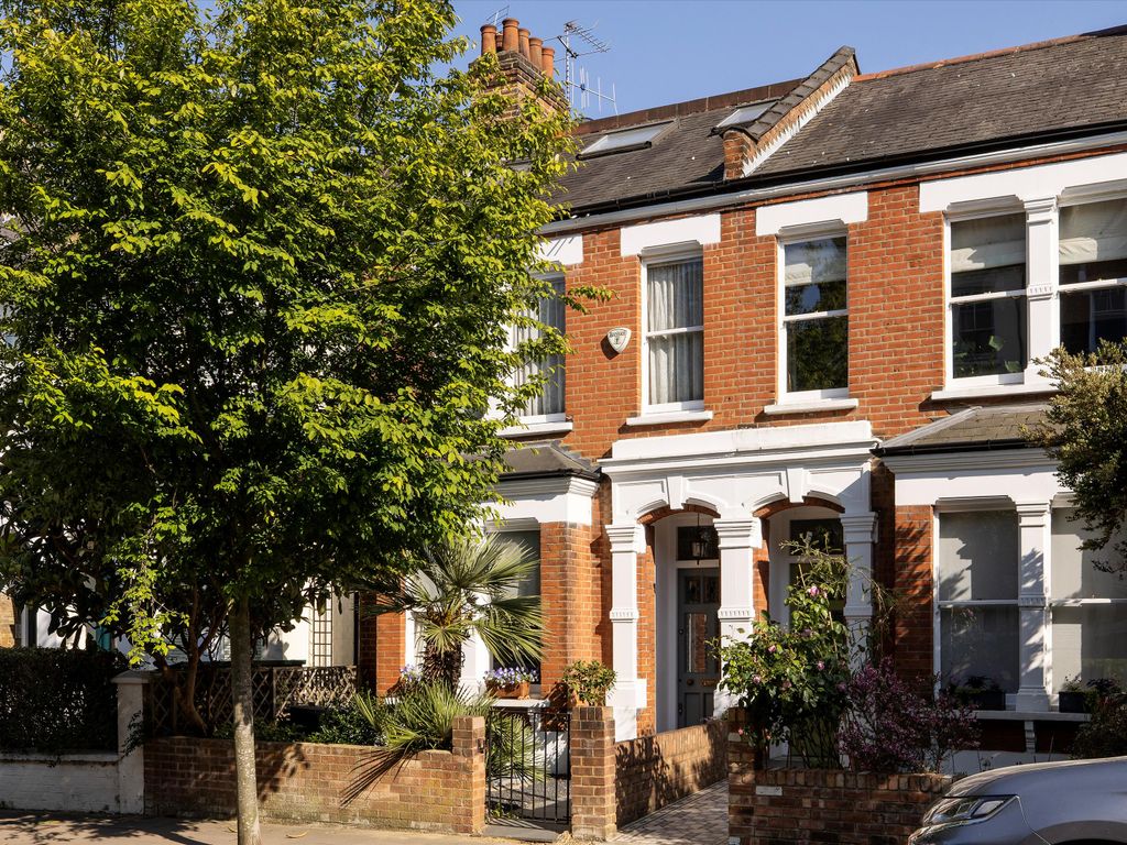 4 bed terraced house for sale in Dresden Road, London N19 Zoopla
