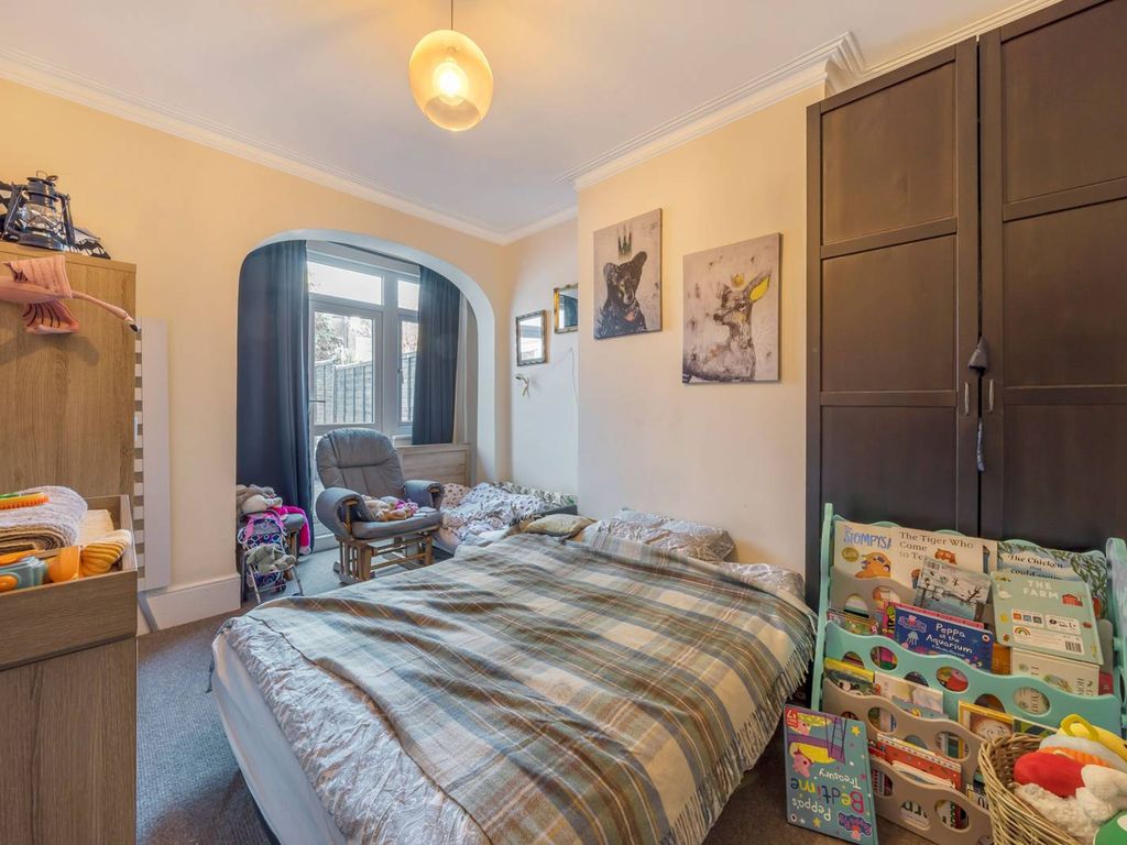 Bishops Park Road, Norbury, London SW16