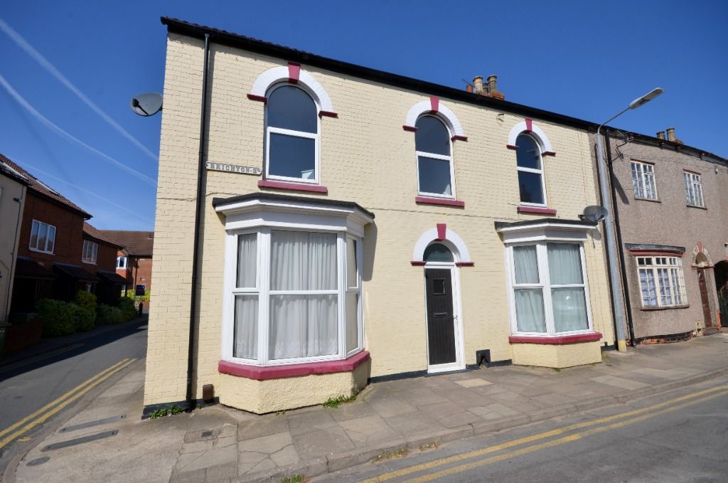 2 bed flat to rent in Brighton Street, Cleethorpes DN35 Zoopla