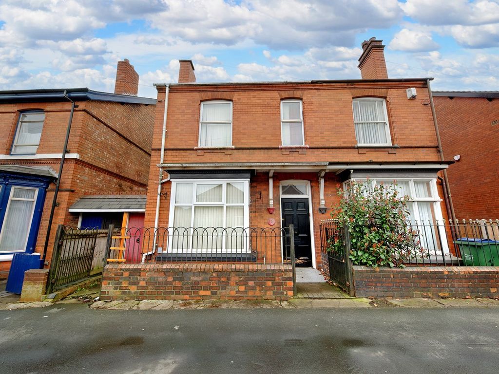 3 bed semidetached house for sale in Brunswick Park Road, Wednesbury