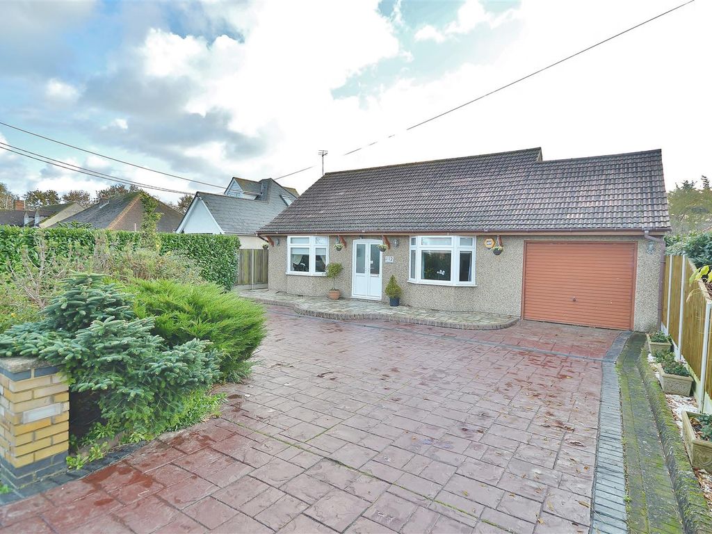 3 bed detached bungalow for sale in Holland Road, Little Clacton