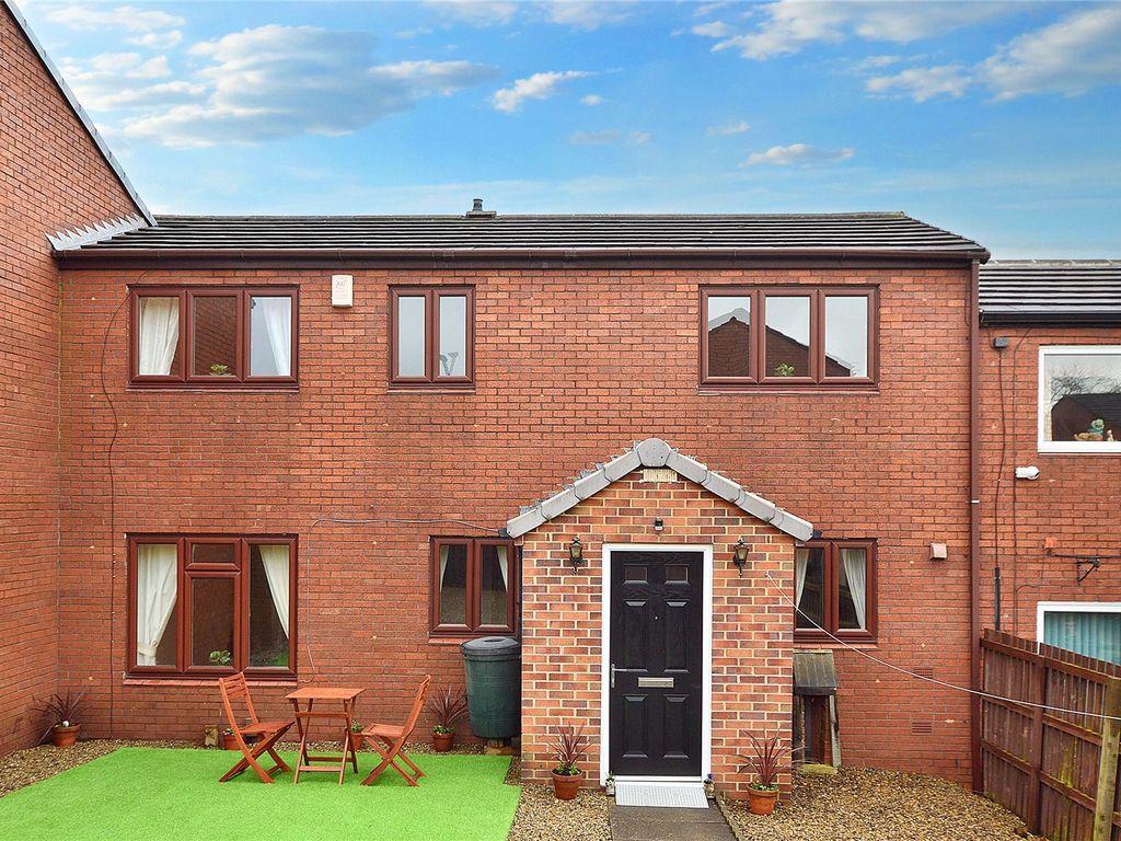 3 bed town house for sale in Britannia Close, Stanningley, Pudsey, West