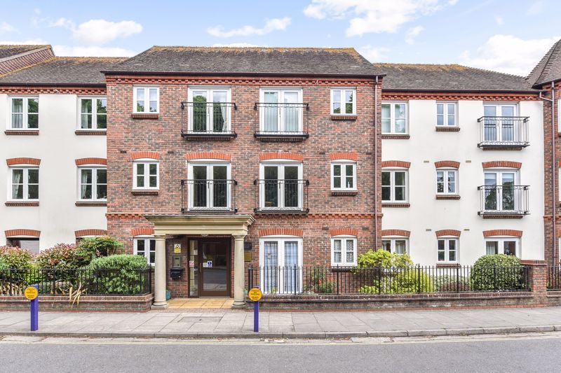 Deanery Close, Chichester PO19