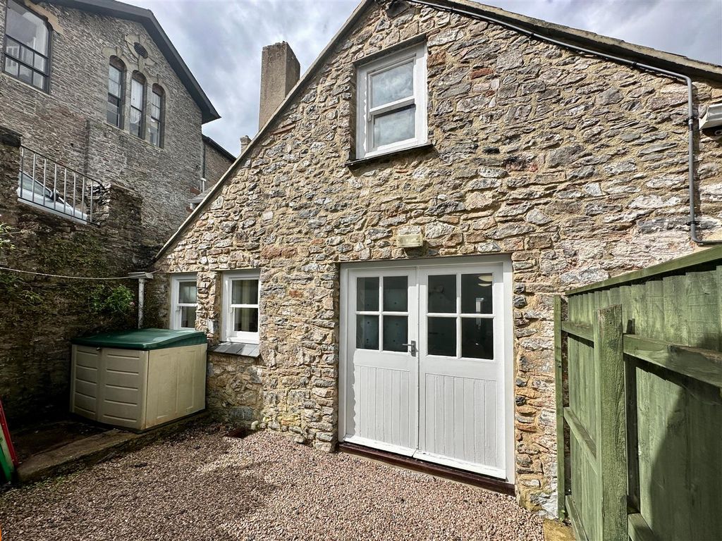 2 bed flat for sale in Drew Street, Brixham TQ5, £185,000 Zoopla