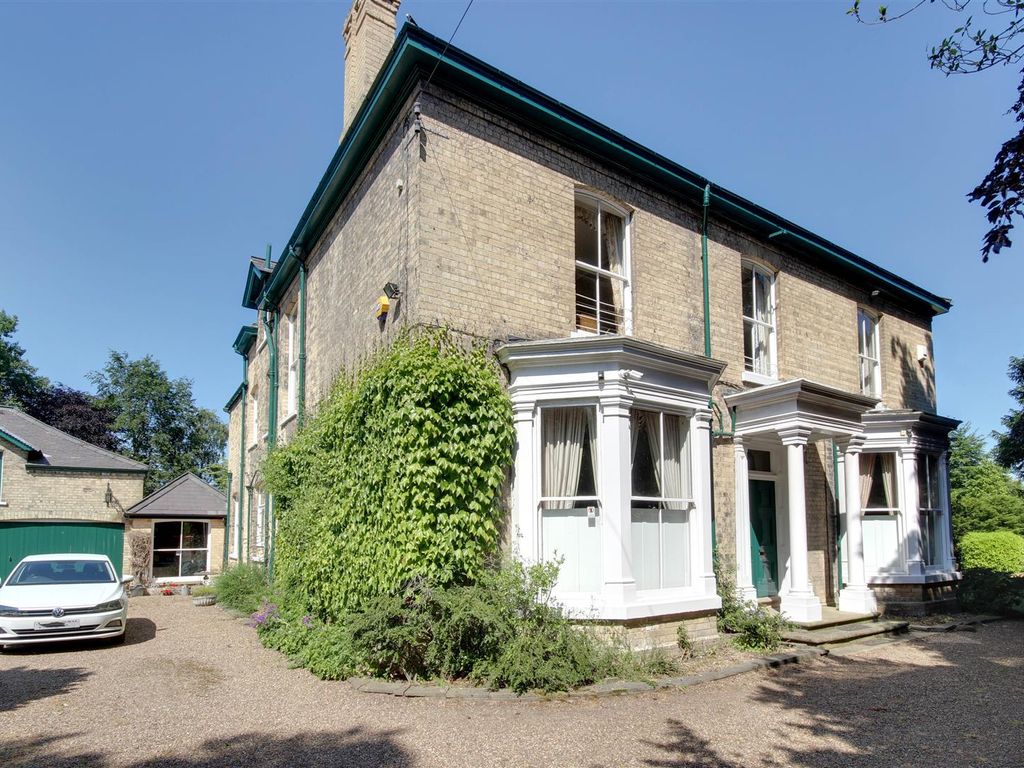 6 bed detached house for sale in Mill Lane, Elloughton, Brough HU15, £