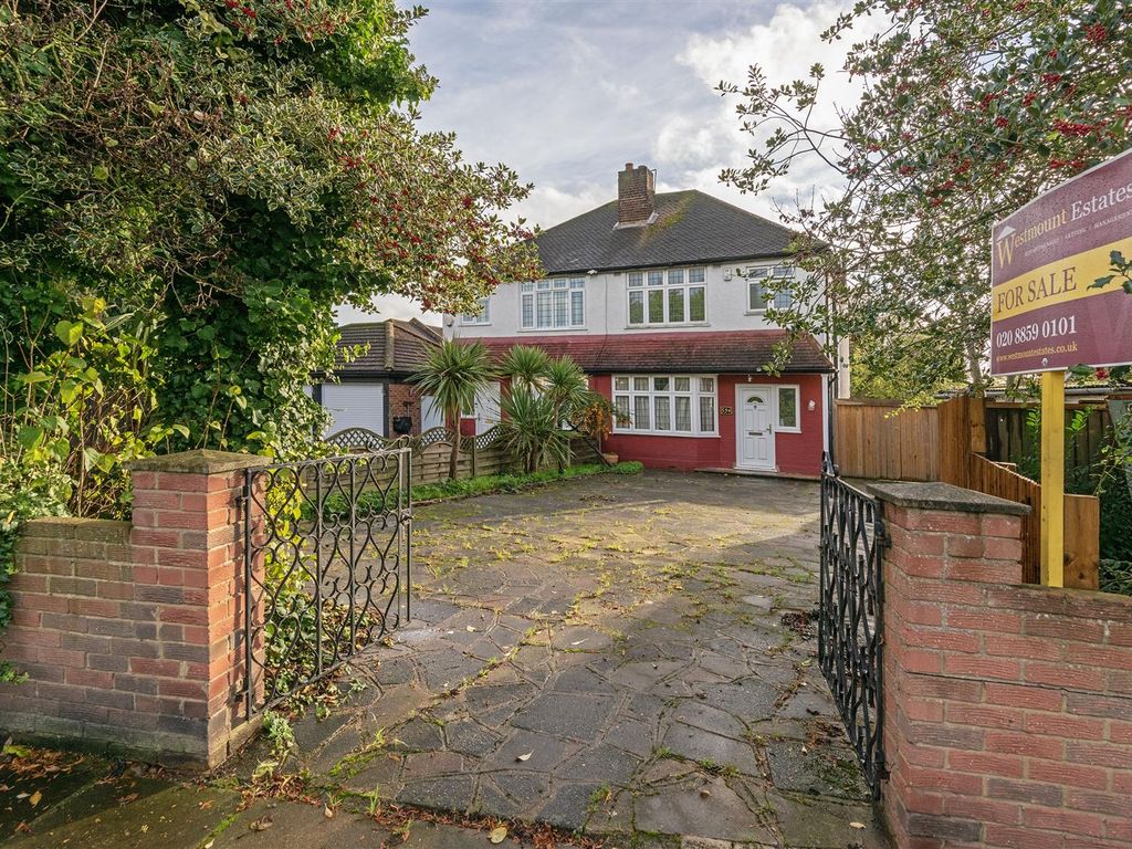 3 bed semidetached house for sale in Rochester Way, London SE9 Zoopla