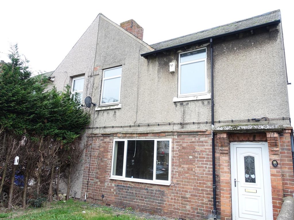 3 bed end terrace house for sale in Paxton Avenue, Carcroft, Doncaster