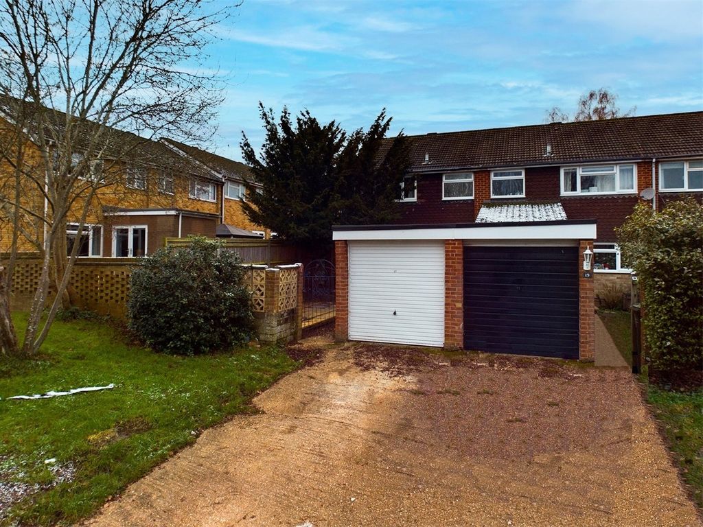 Heron Close, Guildford, Surrey GU2  