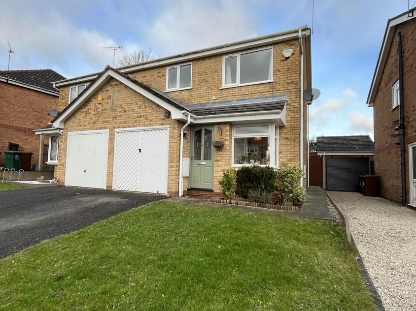 3 bed semidetached house for sale in Sorrel Drive, Woodville