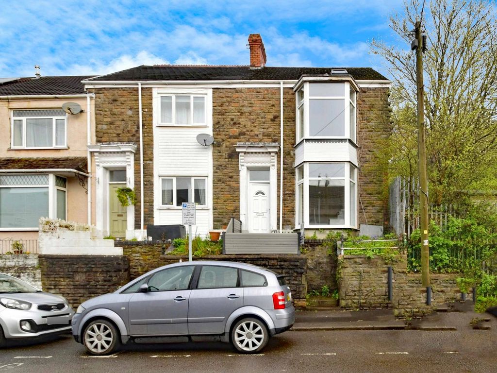 6 bed end terrace house for sale in Norfolk Street, Swansea SA1, £