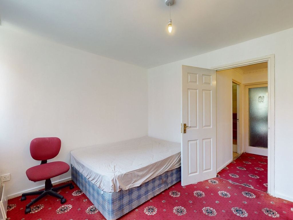 Room to rent in Clipstone Street, London W1W, £1,296 pcm Zoopla