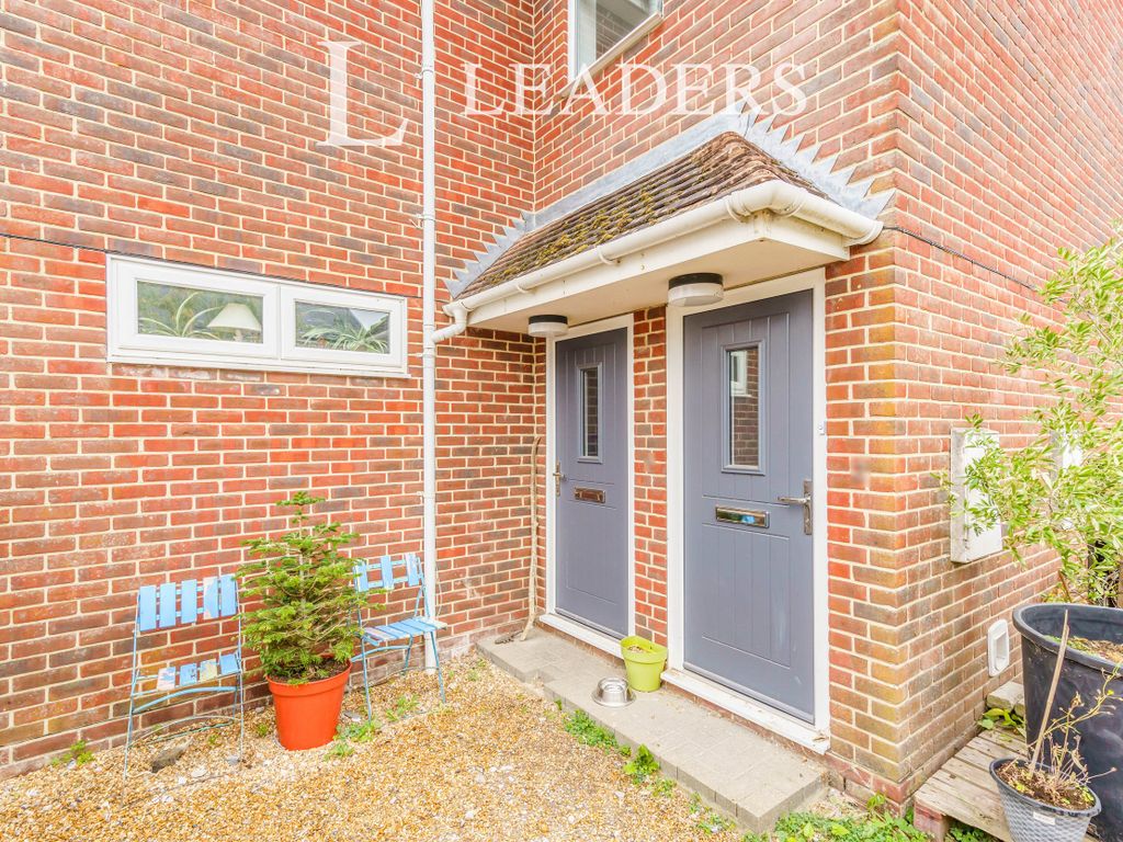 1 bed flat to rent in Joys Croft, Chichester PO19 Zoopla