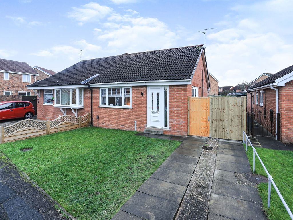 2 bed semidetached bungalow for sale in Loxley Close, York YO30 Zoopla