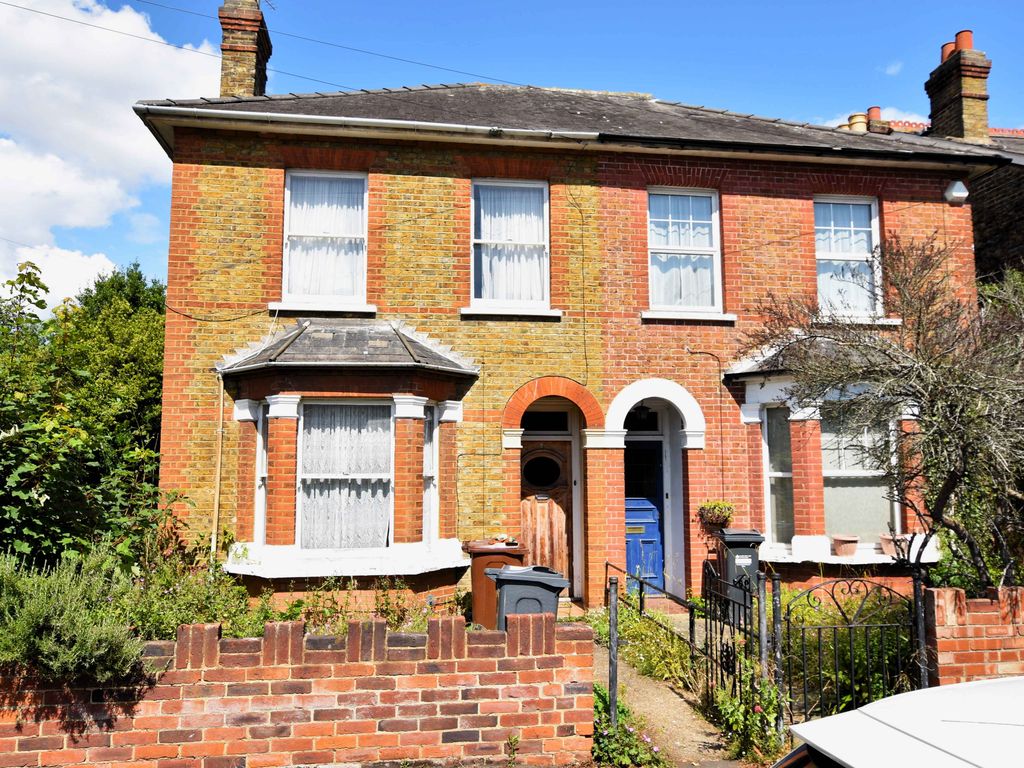 3 bed semidetached house for sale in Cardinal Road, Feltham, Middlesex