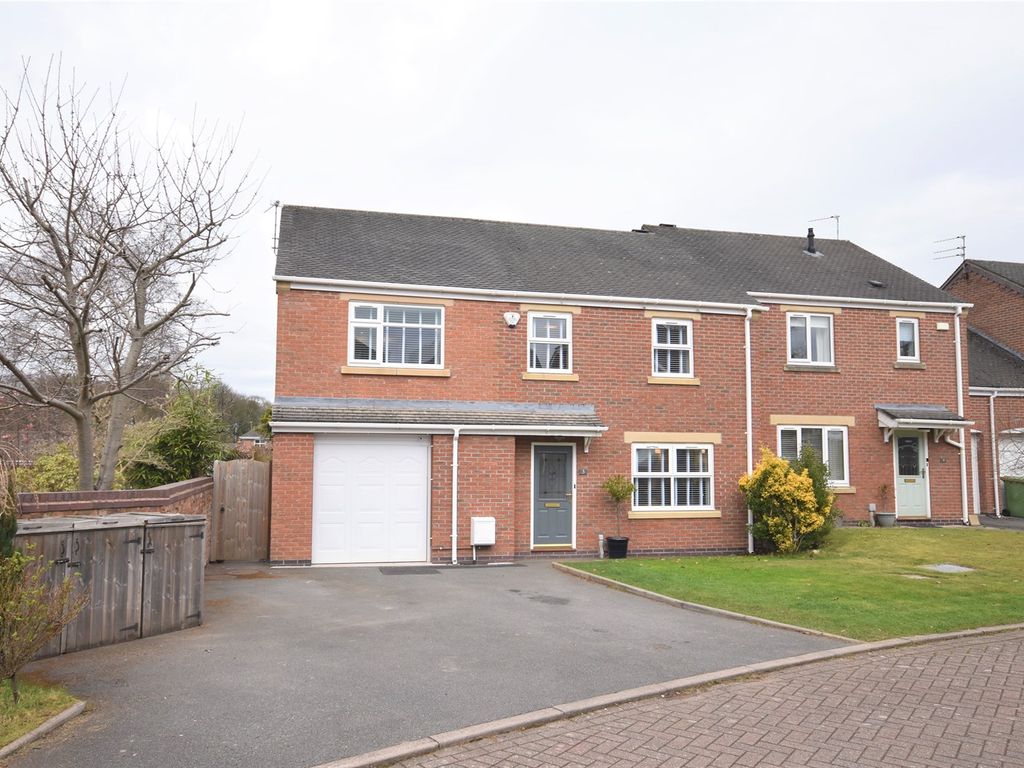 4 bed semidetached house for sale in Portmarnock Close, Tytherington