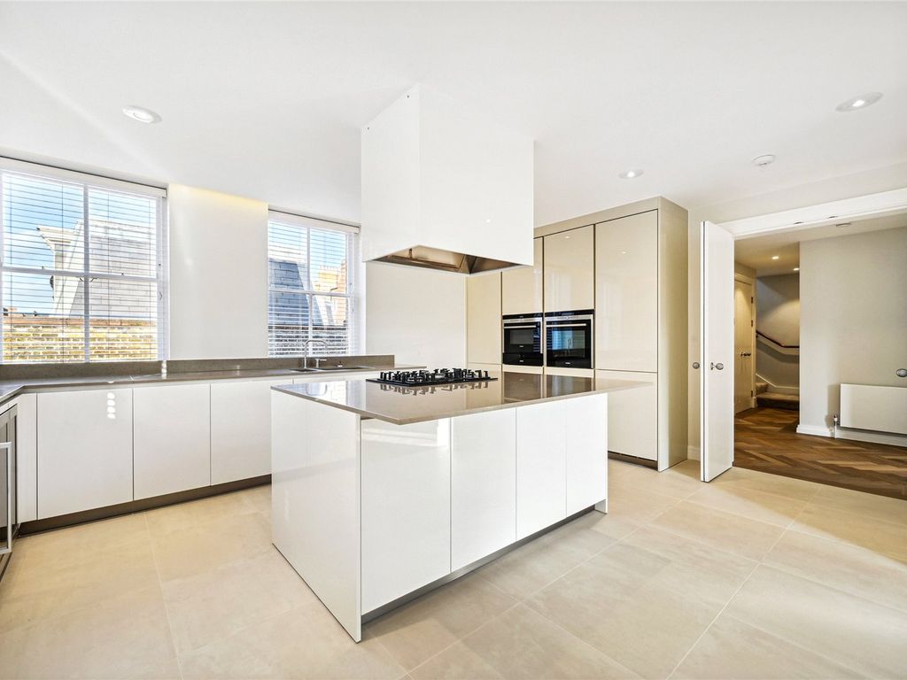 3 bed flat to rent in Cadogan Gardens, Sloane Square, London SW3 Zoopla