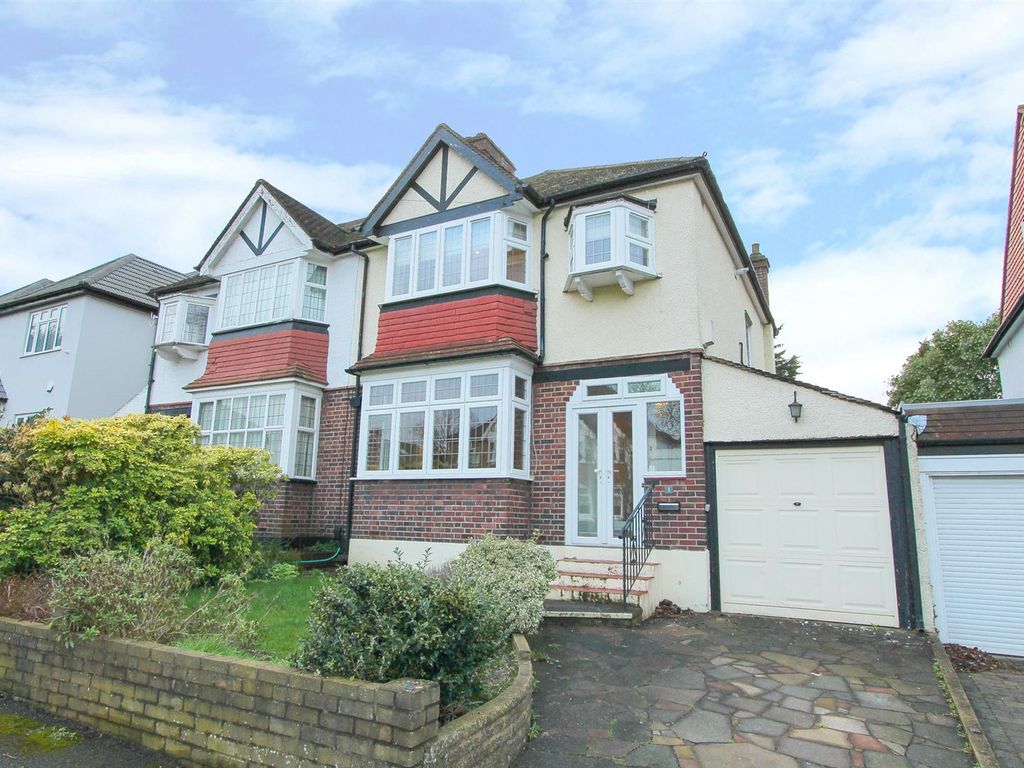 3 bed property for sale in Anglesey Court Road, Carshalton SM5, £