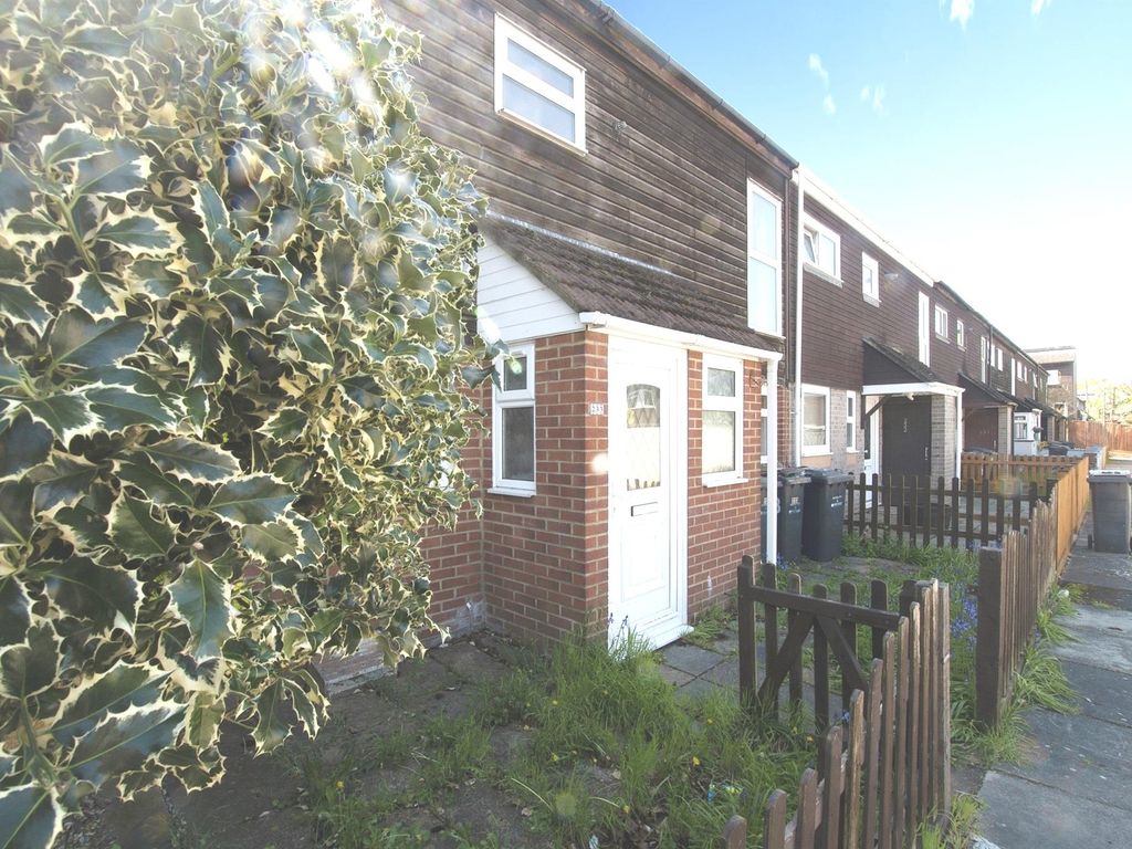 3 bed terraced house for sale in Pilgrims Way, Andover SP10 Zoopla