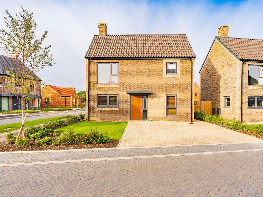 2 bed detached house for sale in Codde Close, Cringleford, Norwich NR4