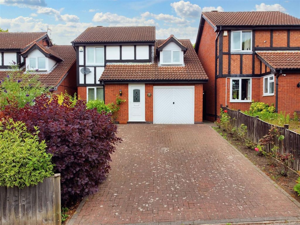 4 bed detached house for sale in Perry Road, Sherwood, Nottingham NG5