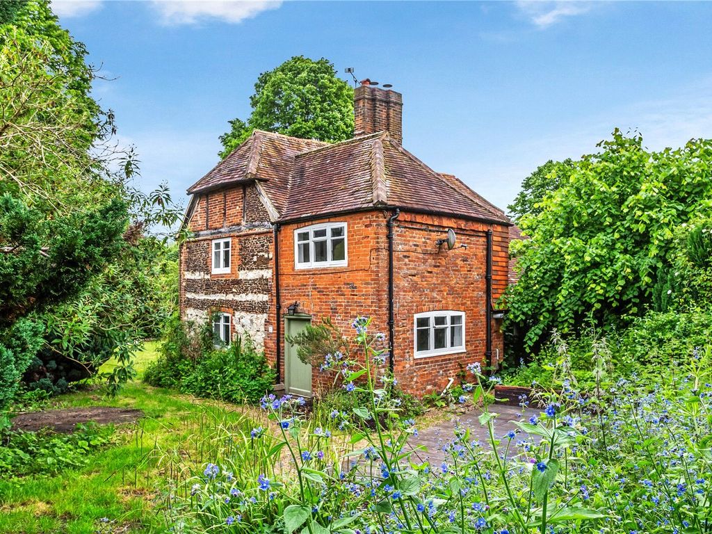 2 bed semidetached house for sale in Elstead Road, Seale, Farnham