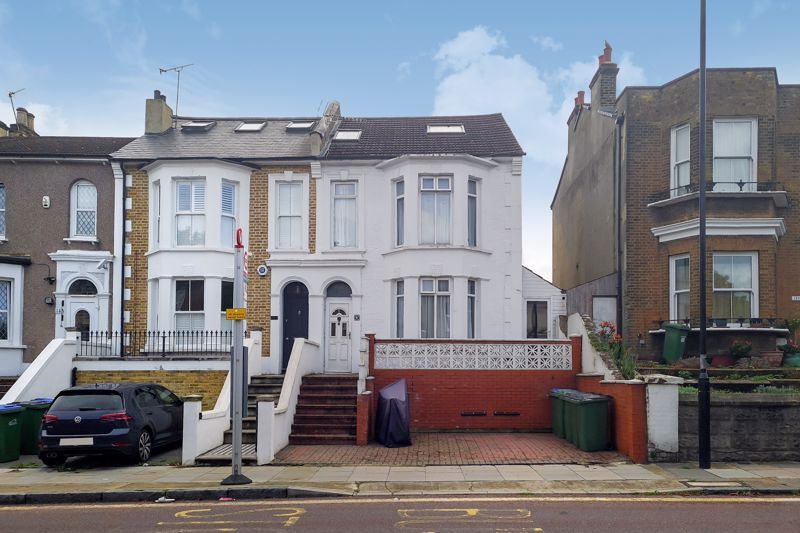4 bed semidetached house for sale in Herbert Road, London SE18 Zoopla