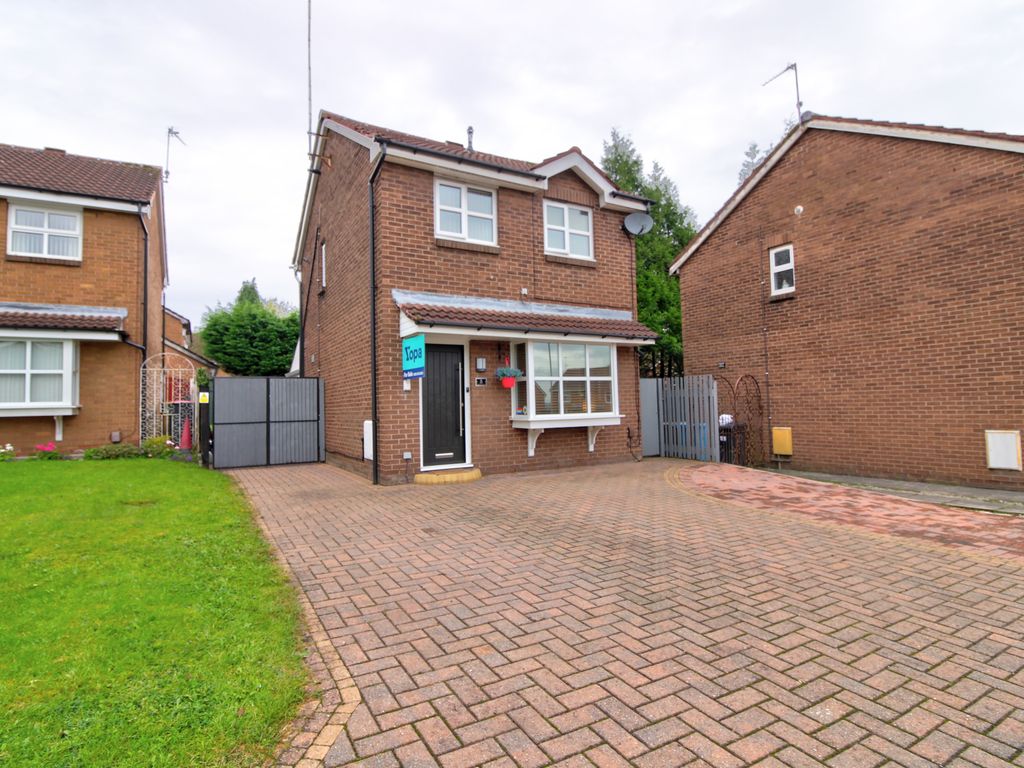 3 bed detached house for sale in Pensby Close, Pendlebury, Swinton