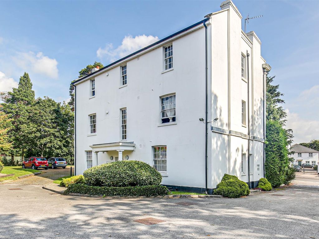 1 bed flat for sale in Main Road, Edenbridge TN8, £220,000 Zoopla