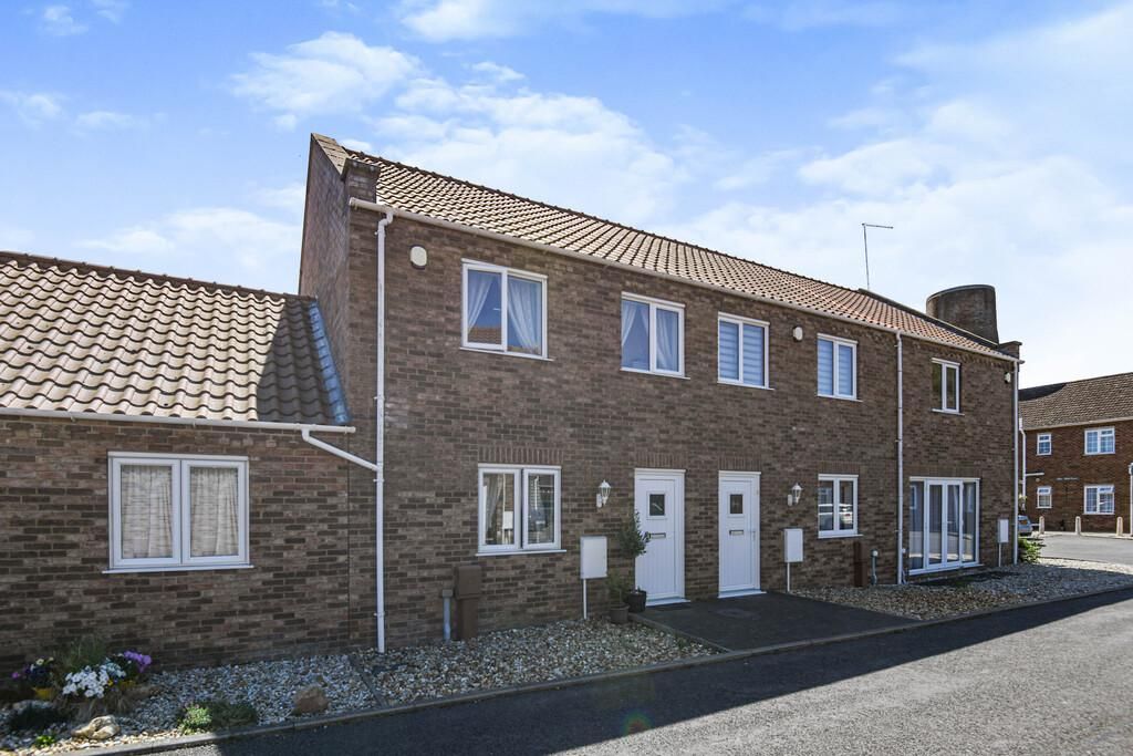 3 bed terraced house for sale in Bridle Close, Outwell, Wisbech, Cambs
