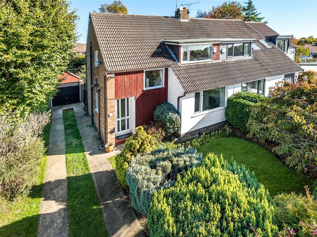 High Ash Mount, Leeds, West Yorkshire LS17  