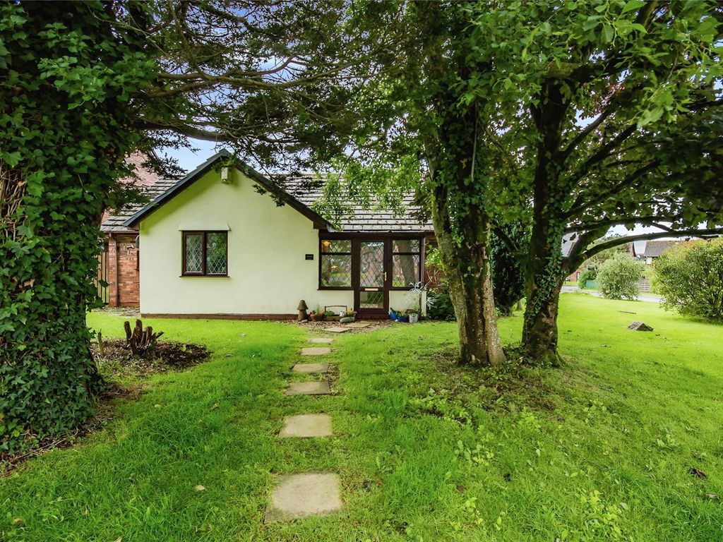 3 bed bungalow for sale in Glan Y Lli, Penclawdd, Abertawe, Glan Y Lli
