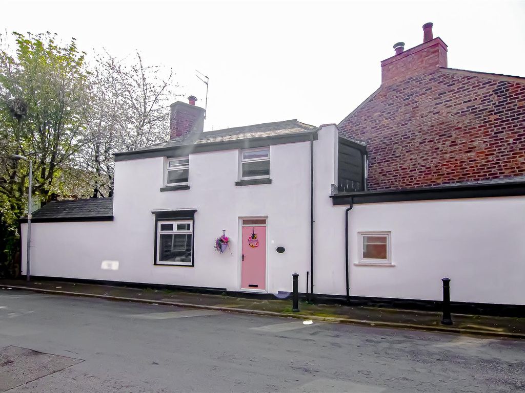 2 bed cottage for sale in Queen Street, Salford M6 Zoopla