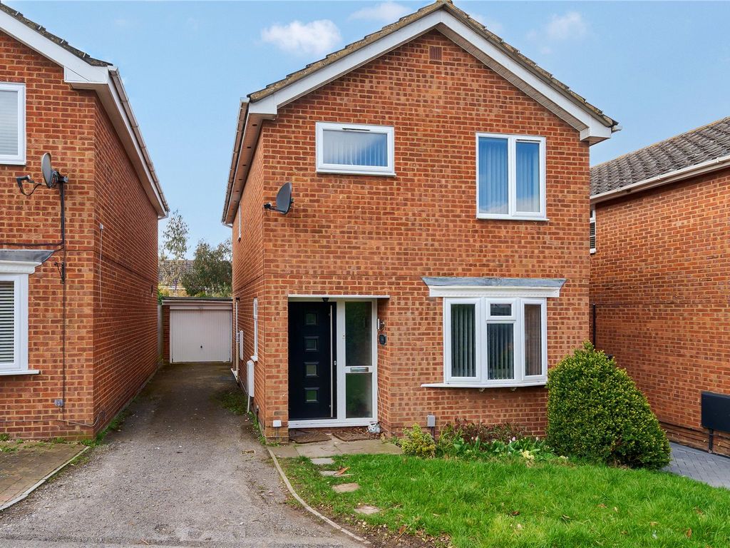 3 bed detached house for sale in Winwick Road, Freshbrook, Swindon