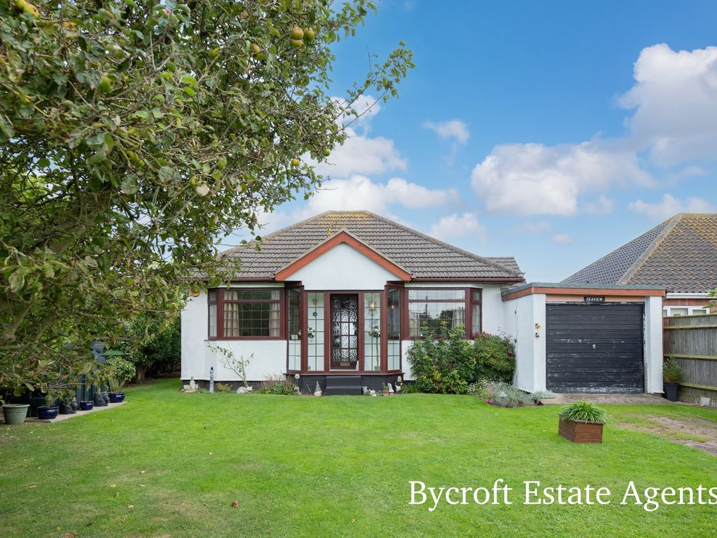 3 bed detached bungalow for sale in Bush Road, WintertonOnSea, Great