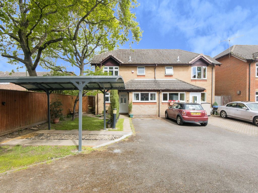3 bed semidetached house for sale in Wetherby Court, Totton, Southampton, Hampshire SO40 Zoopla