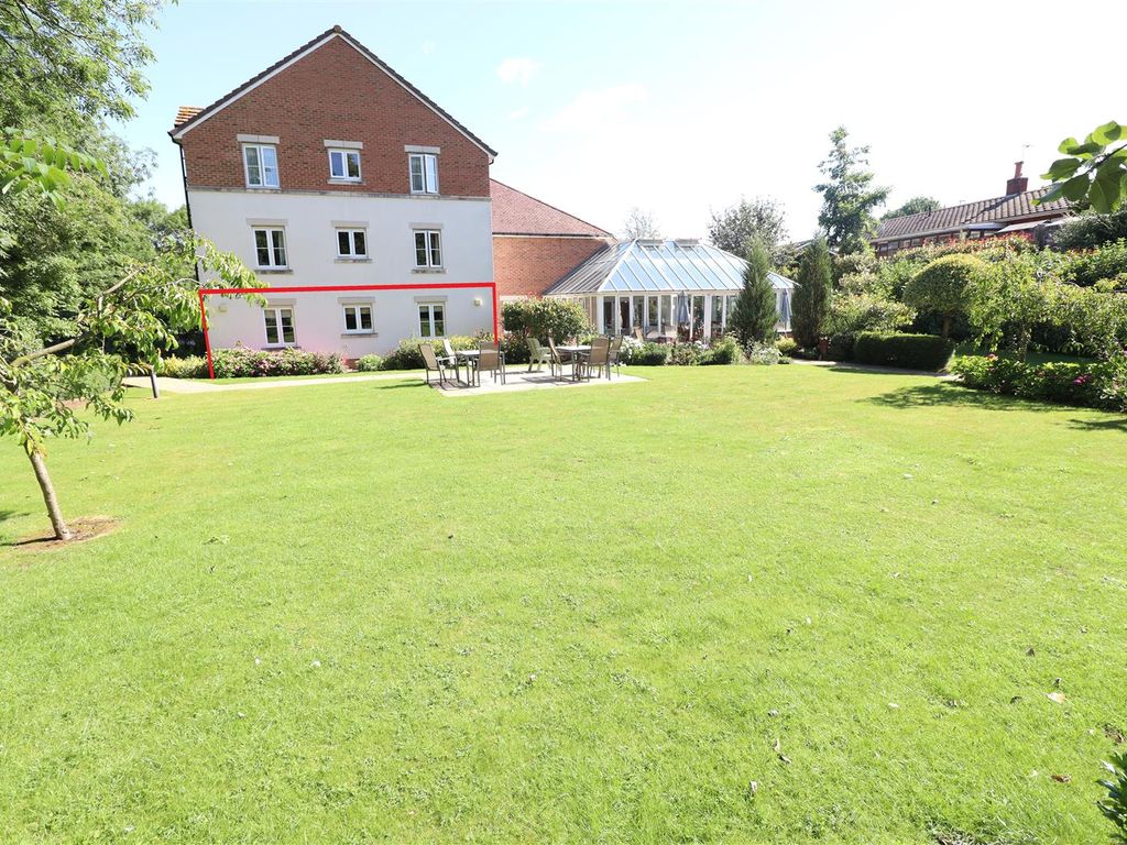 2 bed property for sale in Townsend Court, High Street South, Rushden