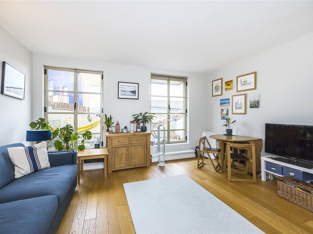 The Circle Queen Elizabeth Street London SE1  