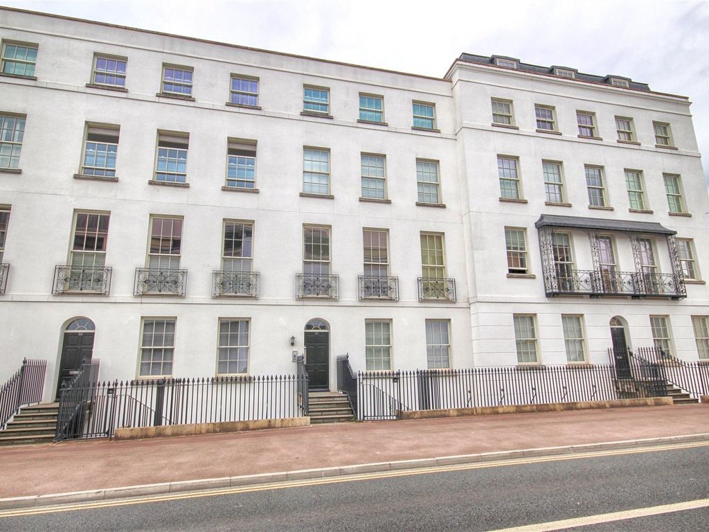 2 bed flat for sale in Albion Street, Cheltenham, Gloucestershire GL52
