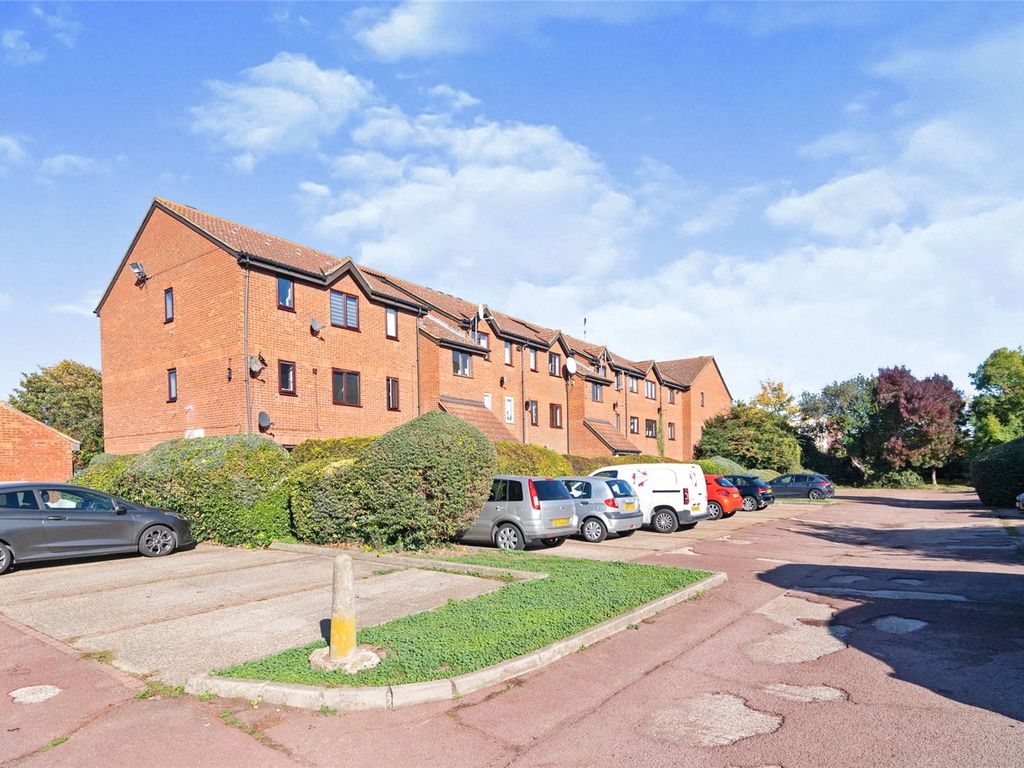 1 bed flat for sale in Parsonage Road, Grays RM20 Zoopla