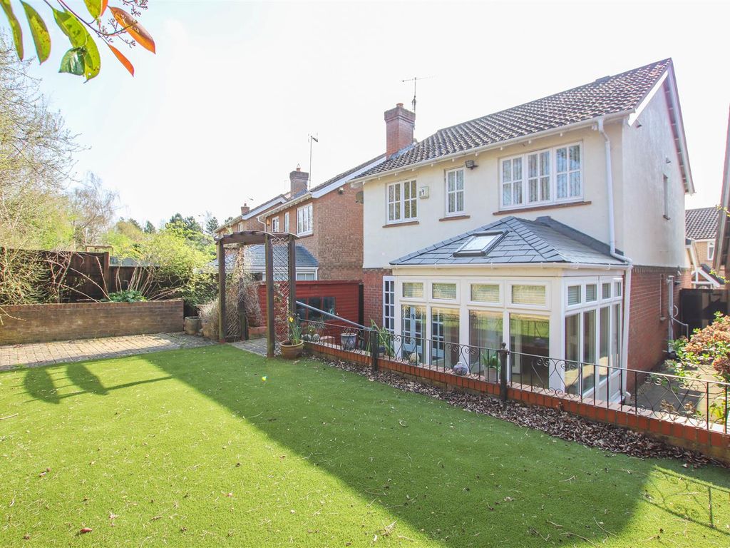 4 bed detached house for sale in Martins Drive, Hertford SG13 Zoopla