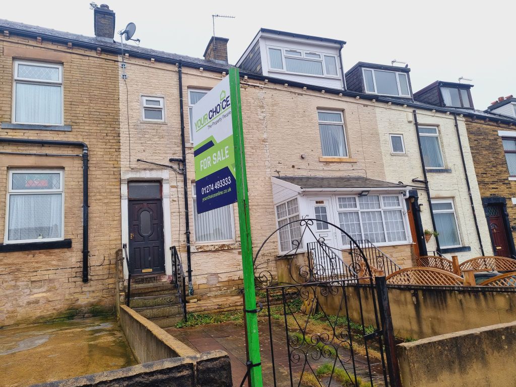 3 bed terraced house for sale in Kensington Street, Bradford BD8, £