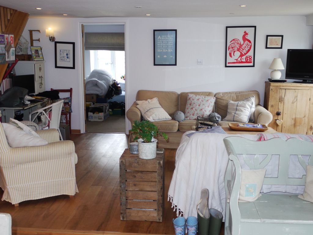 Property Details For Fern Cottage Port Isaac Pl29 3sr Zoopla