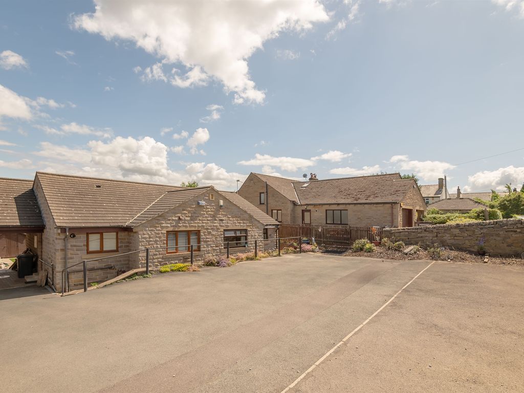 2 bed semidetached bungalow for sale in Snapes Fold, Almondbury