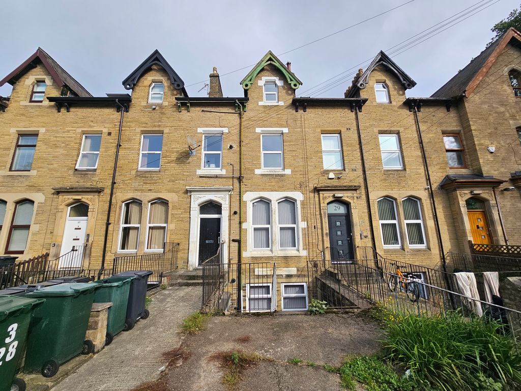 1 bed flat to rent in Oakroyd Terrace, North Avenue, Bradford BD8, £475