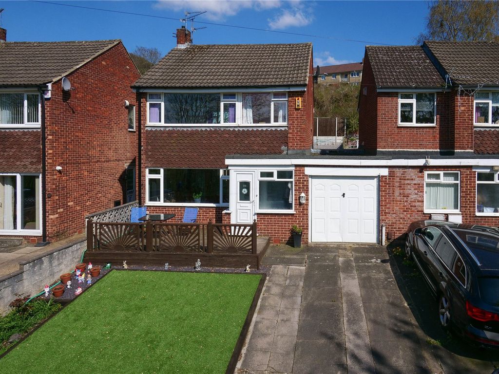 3 bed link detached house for sale in Poplar Crescent, Shipley, West