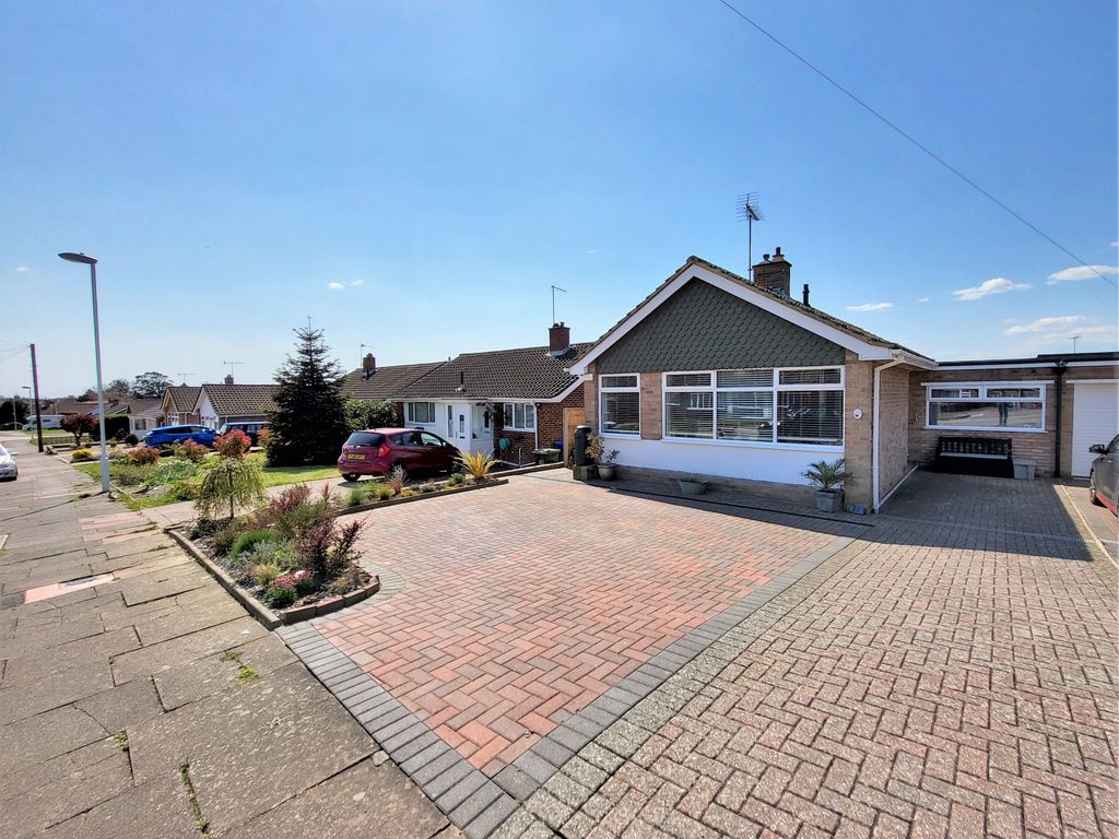 3 bed detached bungalow for sale in Cleveland Road, Salvington