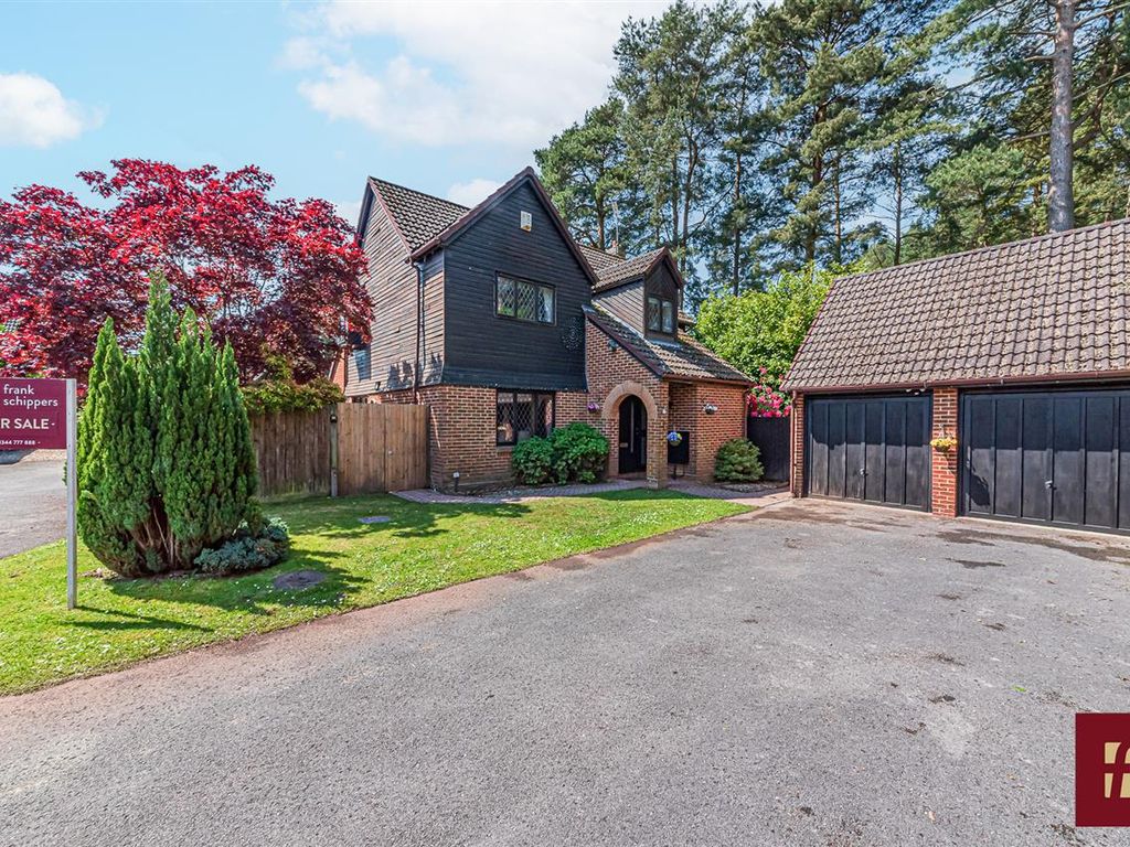 4 bed detached house for sale in Oleander Close, Heathlake Park ...