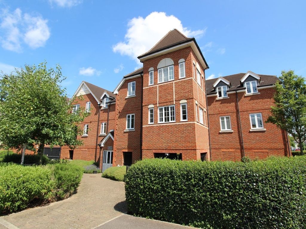 2 bed flat to rent in Peppermint Road, Hitchin SG5, £1,350 pcm Zoopla