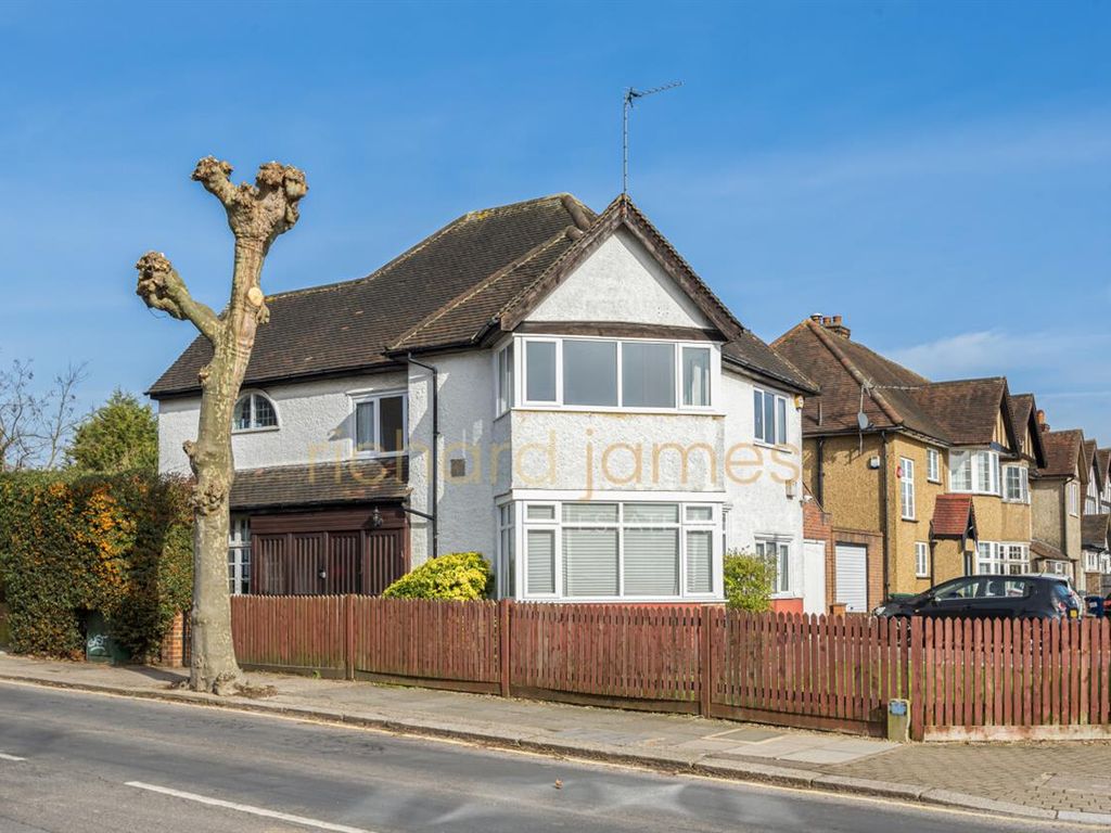 Woodcroft Avenue, London NW7