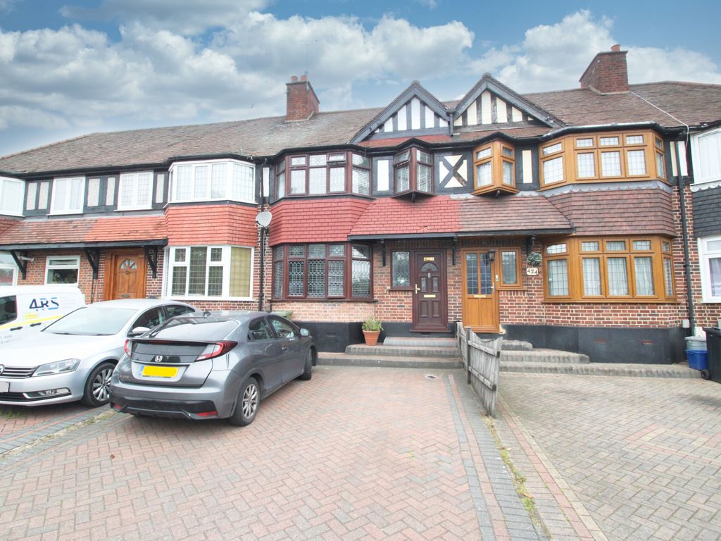 3 bed terraced house for sale in Chigwell Road, Woodford Green IG8 Zoopla